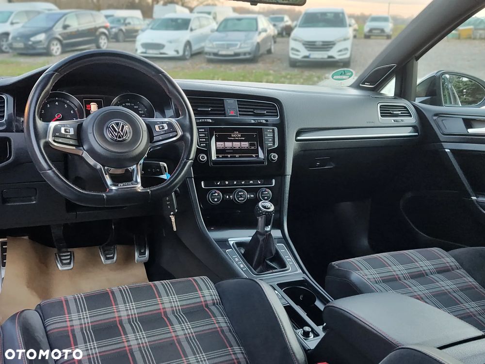 Volkswagen Golf 2.0 TSI BMT GTI Performance - 27