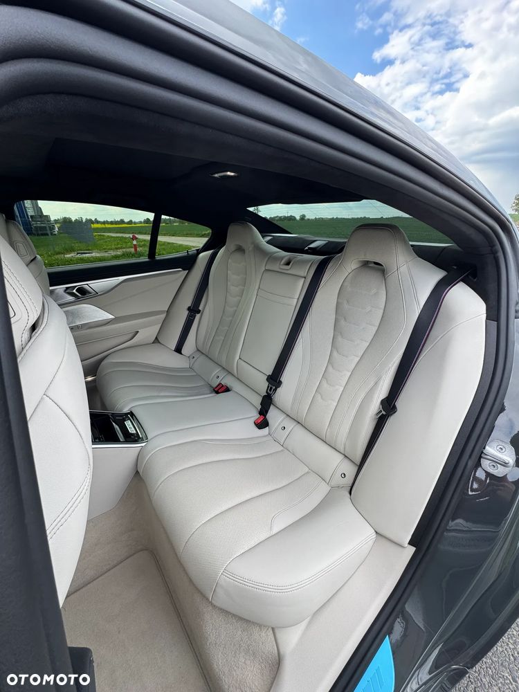 BMW Seria 8 - 8