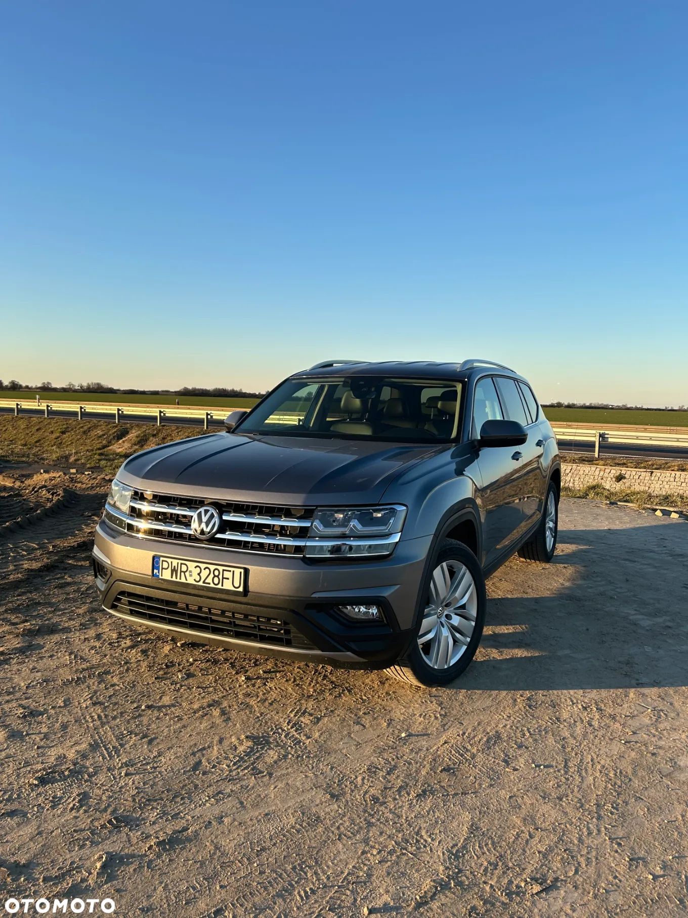 Volkswagen Atlas - 1