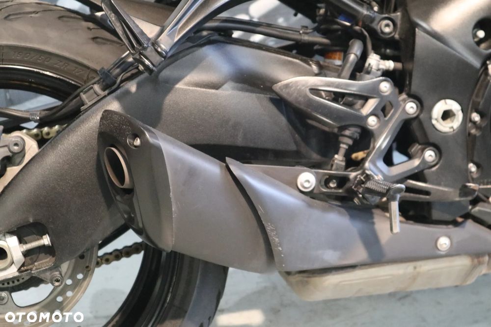 Suzuki GSX - 24