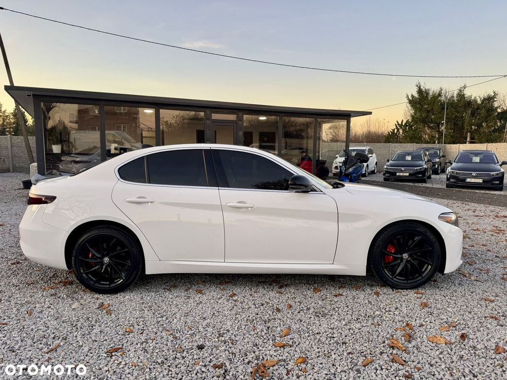 Alfa Romeo Giulia 2.0 Turbo 16V AT8 Veloce - 5