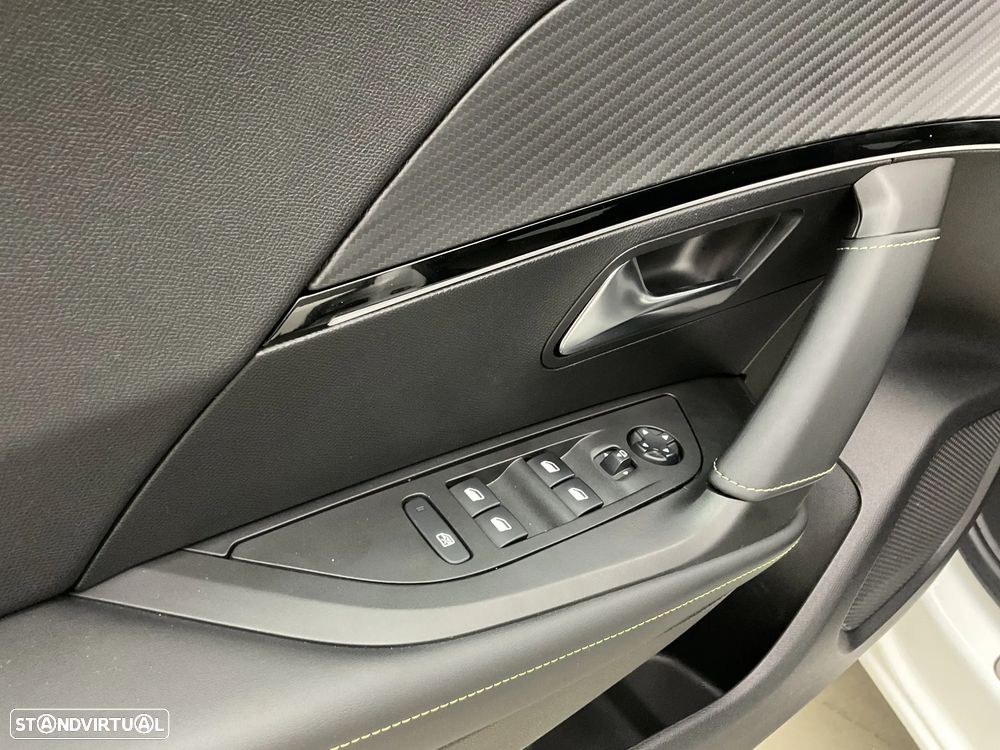 Peugeot e-2008 50 kWh GT Pack - 26