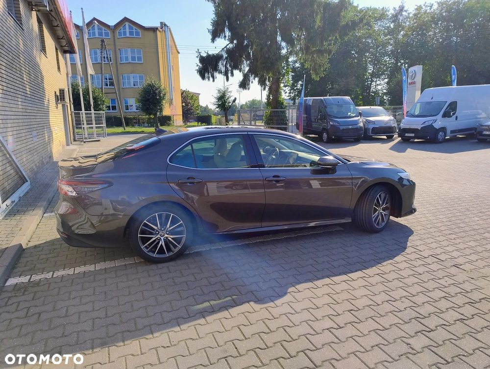 Toyota Camry Executive - 9