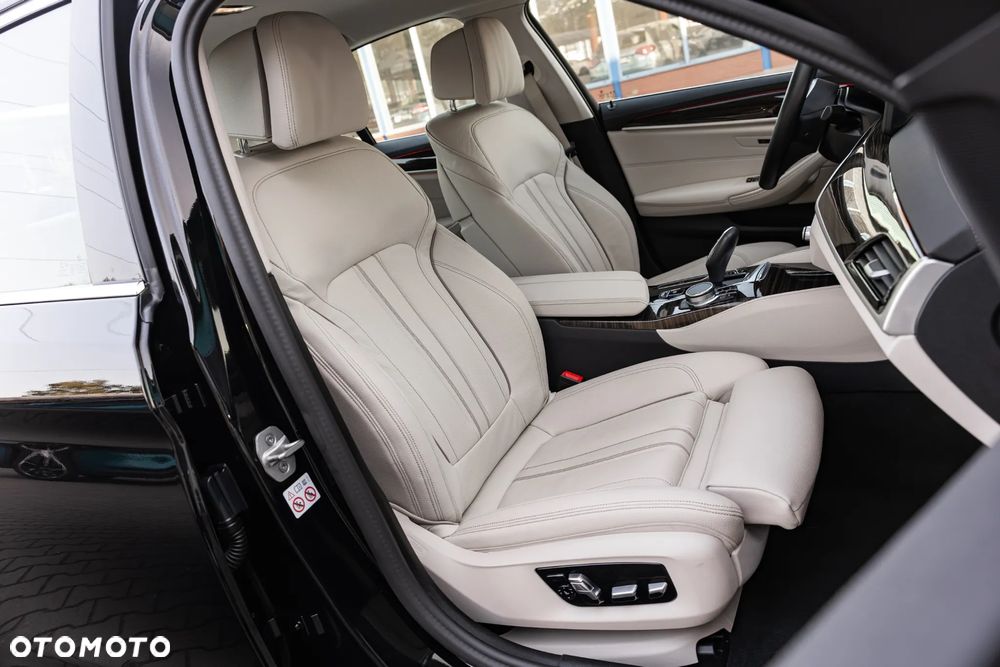 BMW Seria 5 518d mHEV Luxury Line - 28