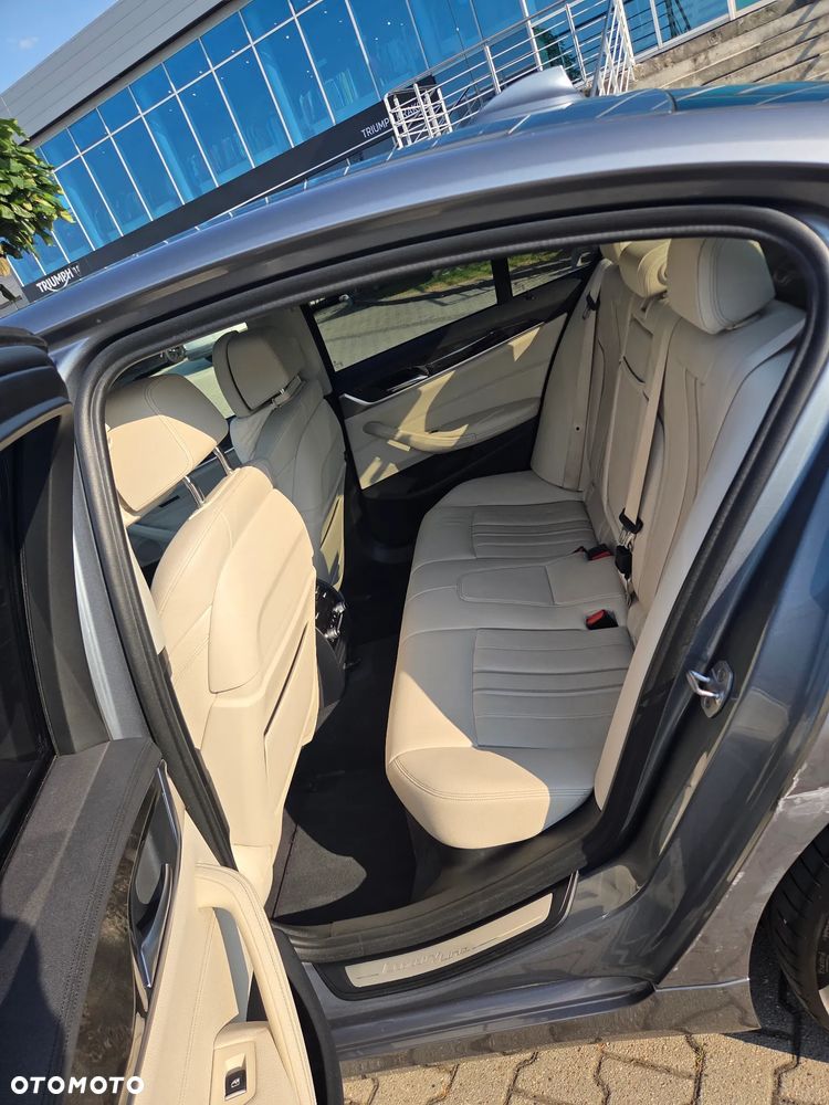 BMW Seria 5 520d xDrive Luxury Line - 9