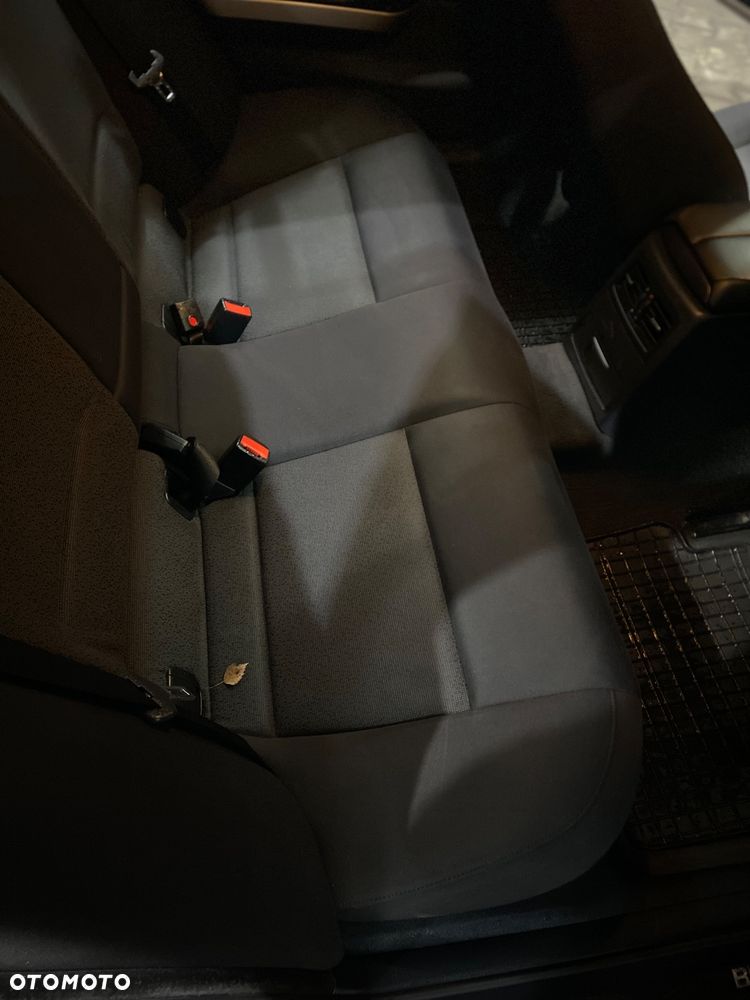 BMW Seria 3 318i - 13