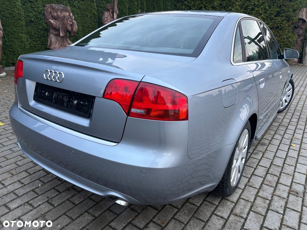 Audi A4 Limousine - 5