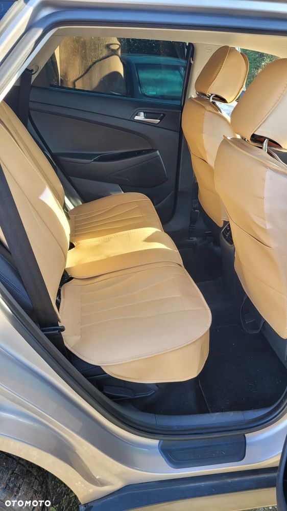 Hyundai Tucson 1.6 GDI BlueDrive GO 2WD - 16