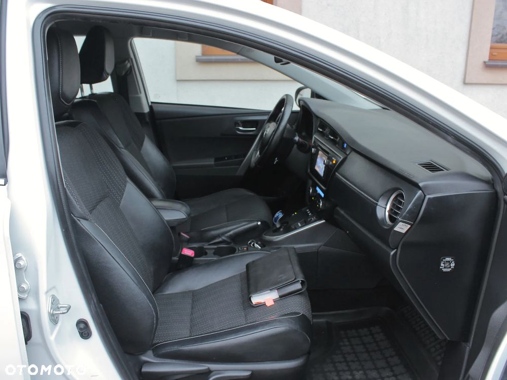 Toyota Auris - 19
