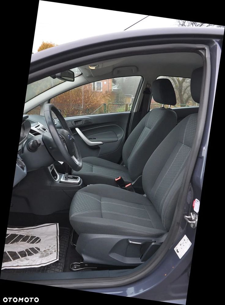 Ford Fiesta 1.4 Autom Titanium - 19