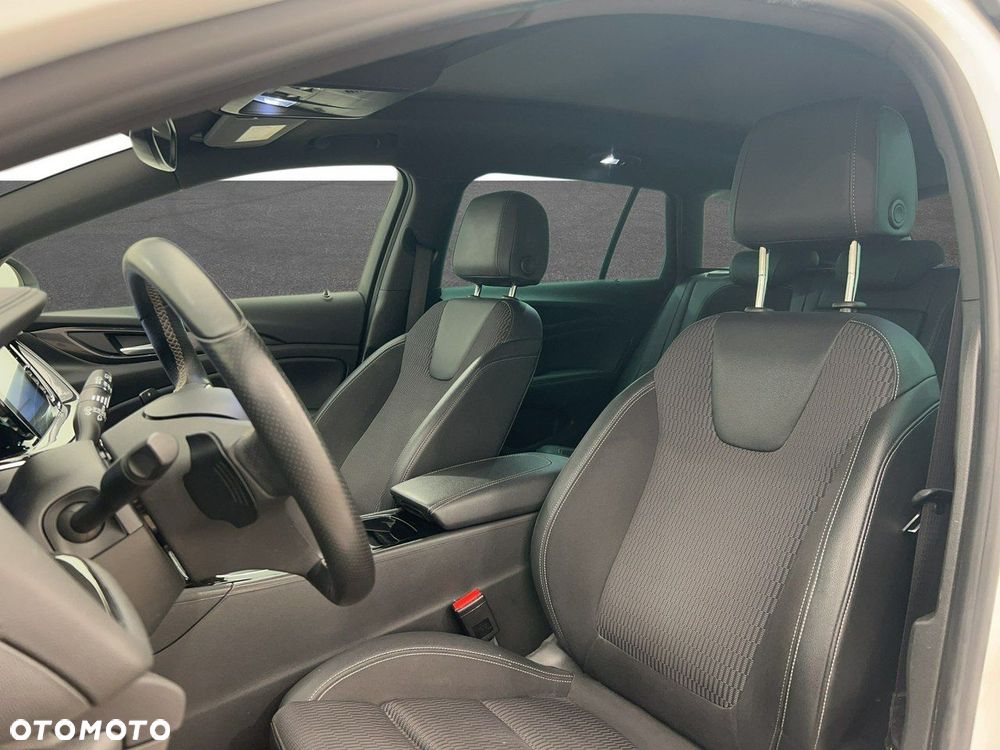 Opel Insignia - 16