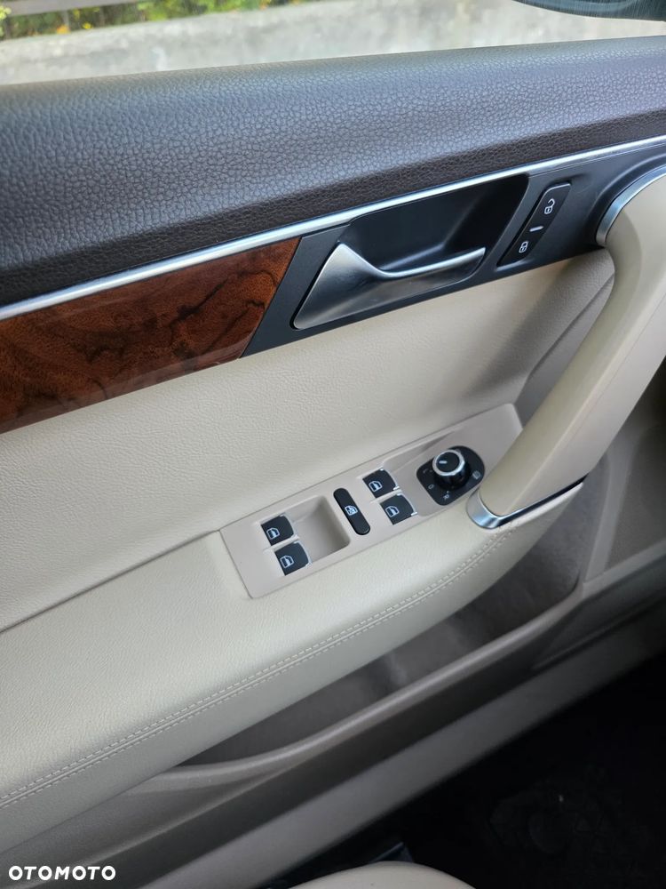 Volkswagen Passat 2.0 TSI Highline DSG - 26