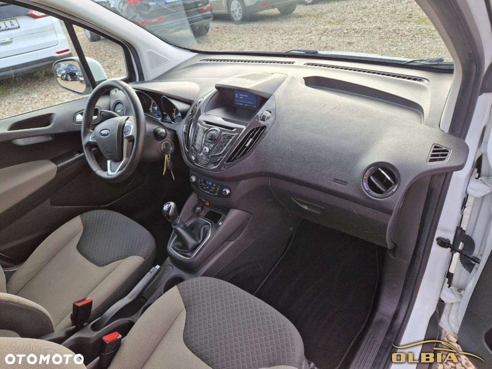 Ford Tourneo Courier - 25