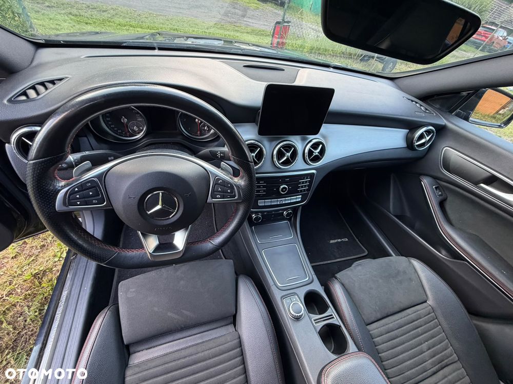 Mercedes-Benz CLA 200 d 7G-DCT AMG Line - 12