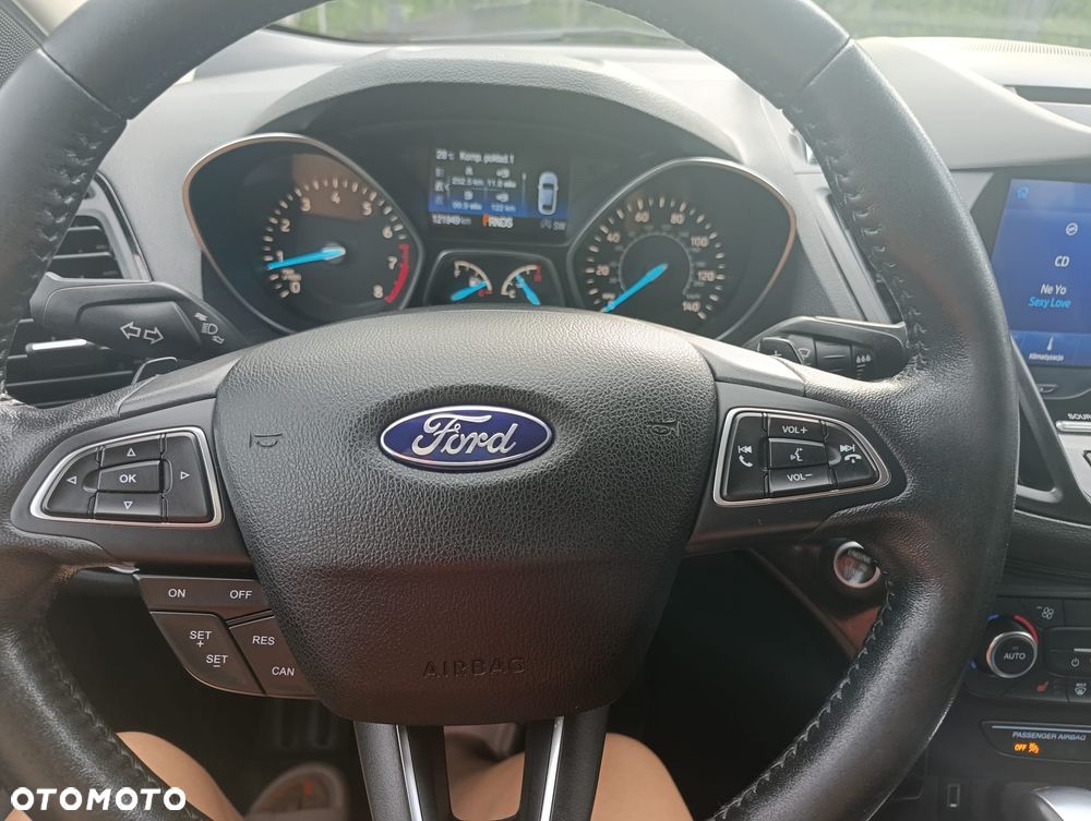 Ford Escape 2.0 EcoBoost AWD Titanium - 19