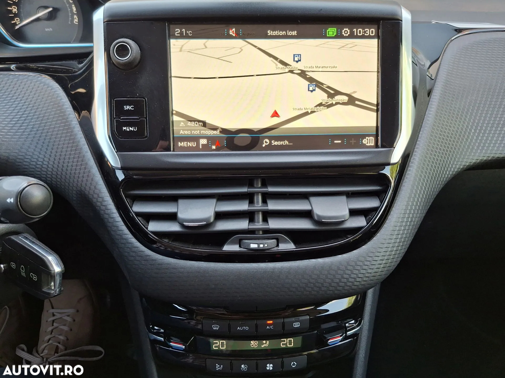 Peugeot 2008 - 8