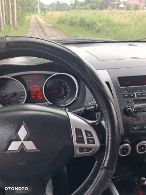 Mitsubishi Outlander - 7