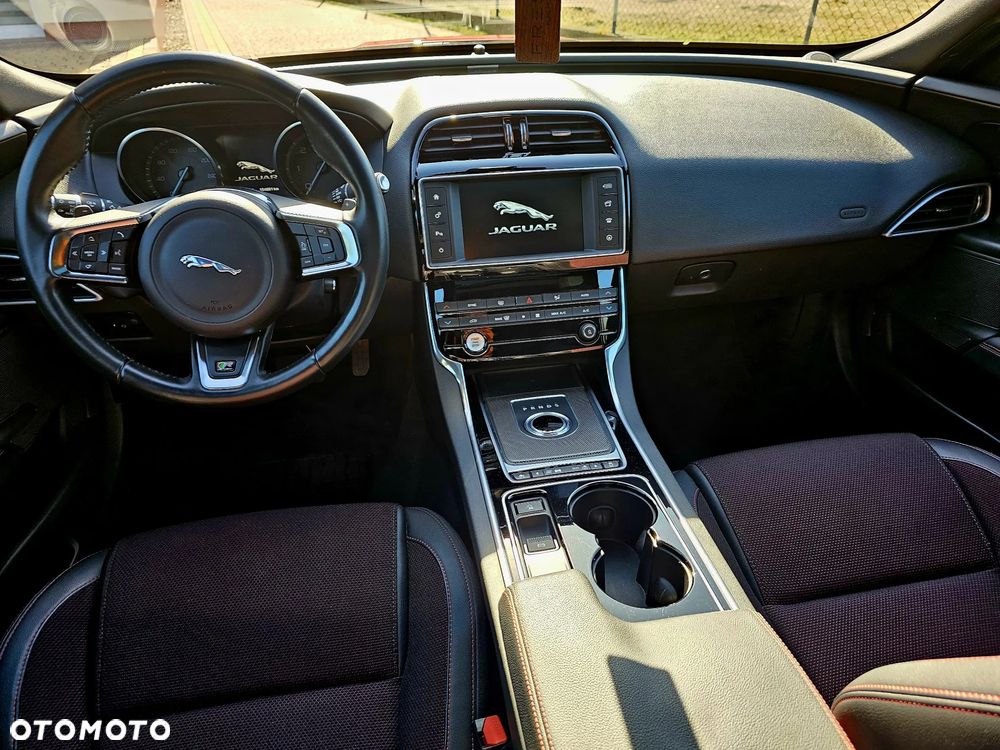 Jaguar XE 20d R-Sport Ingenium Edition - 9