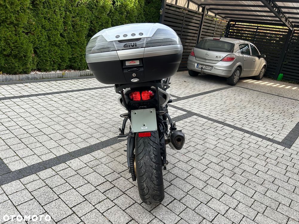 Yamaha FZ8 - 8