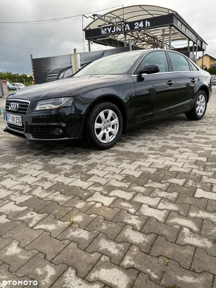 Audi A4 Limousine - 4