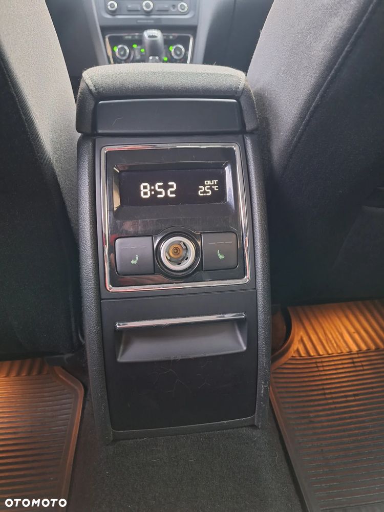 Skoda Superb 2.0 TDI Elegance - 9