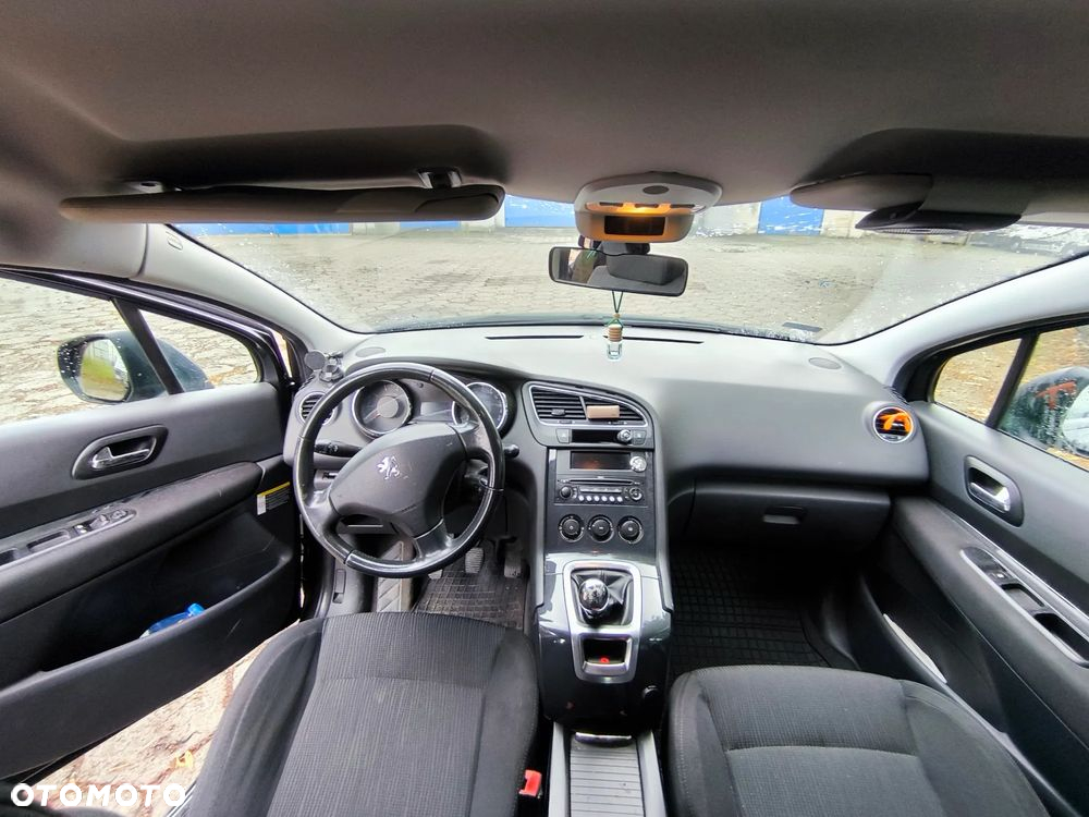 Peugeot 5008 - 13