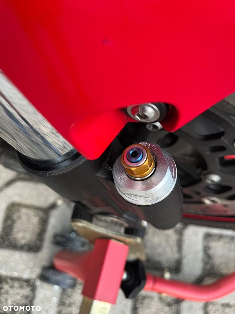 Yamaha R6 - 24