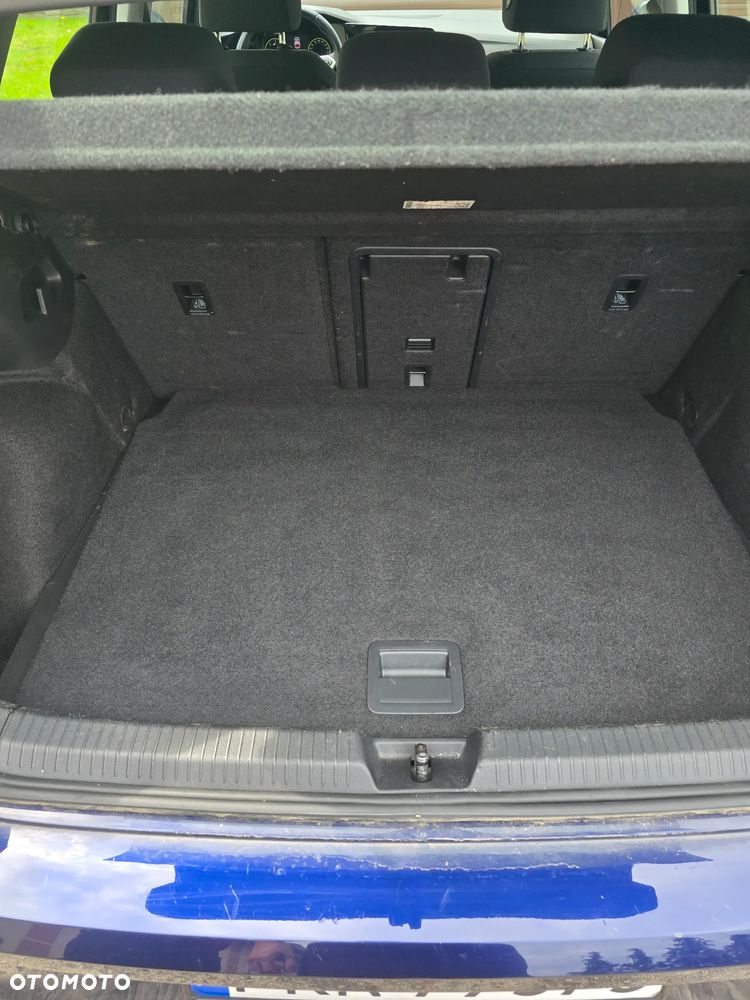 Volkswagen Golf - 11