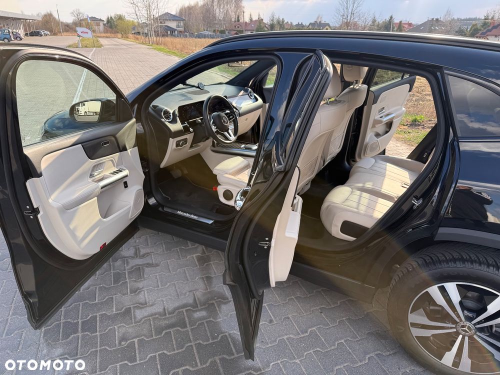 Mercedes-Benz GLA 220 d 4-Matic AMG Line - 11