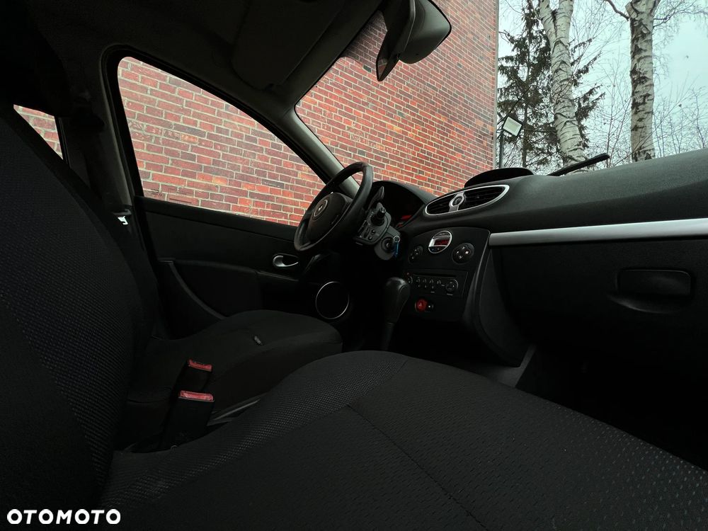 Renault Clio - 10