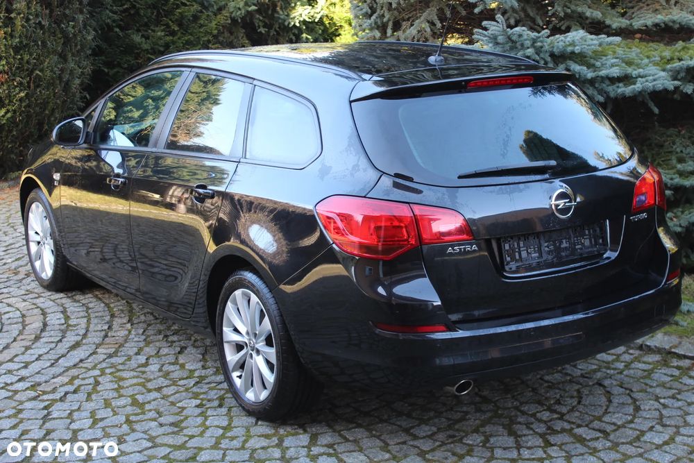 Opel Astra 1.4 Turbo 150 Jahre - 17