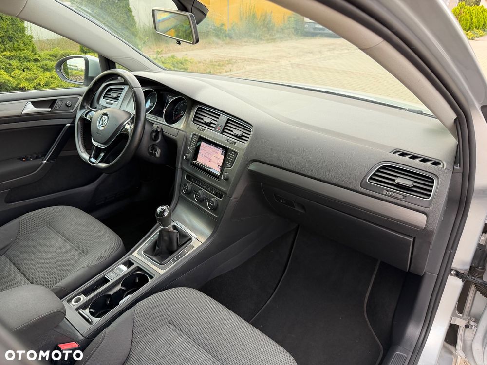 Volkswagen Golf 1.6 TDI DPF Highline - 30