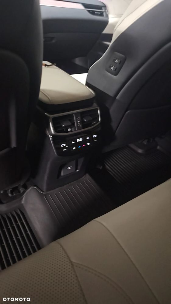 Lexus RX 350h Omotenashi - 14