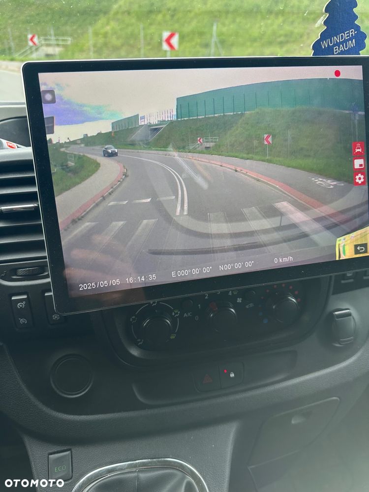 Renault Trafic Grand 1.6 dCi - 6