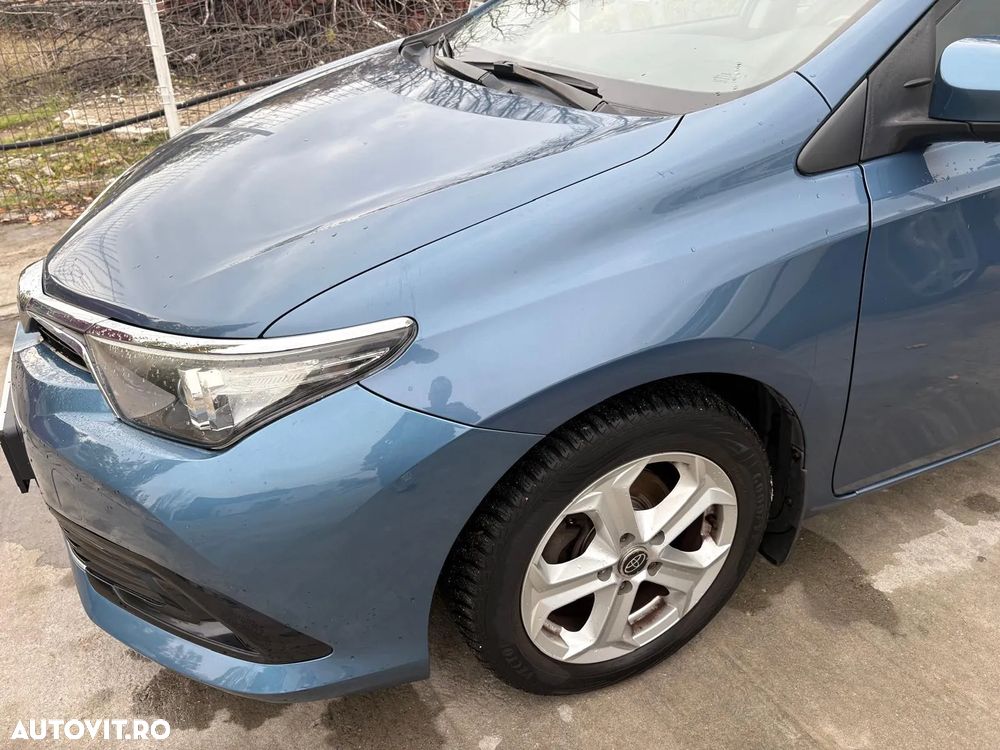Toyota Auris 1.6 L Valvematic Luna - 4