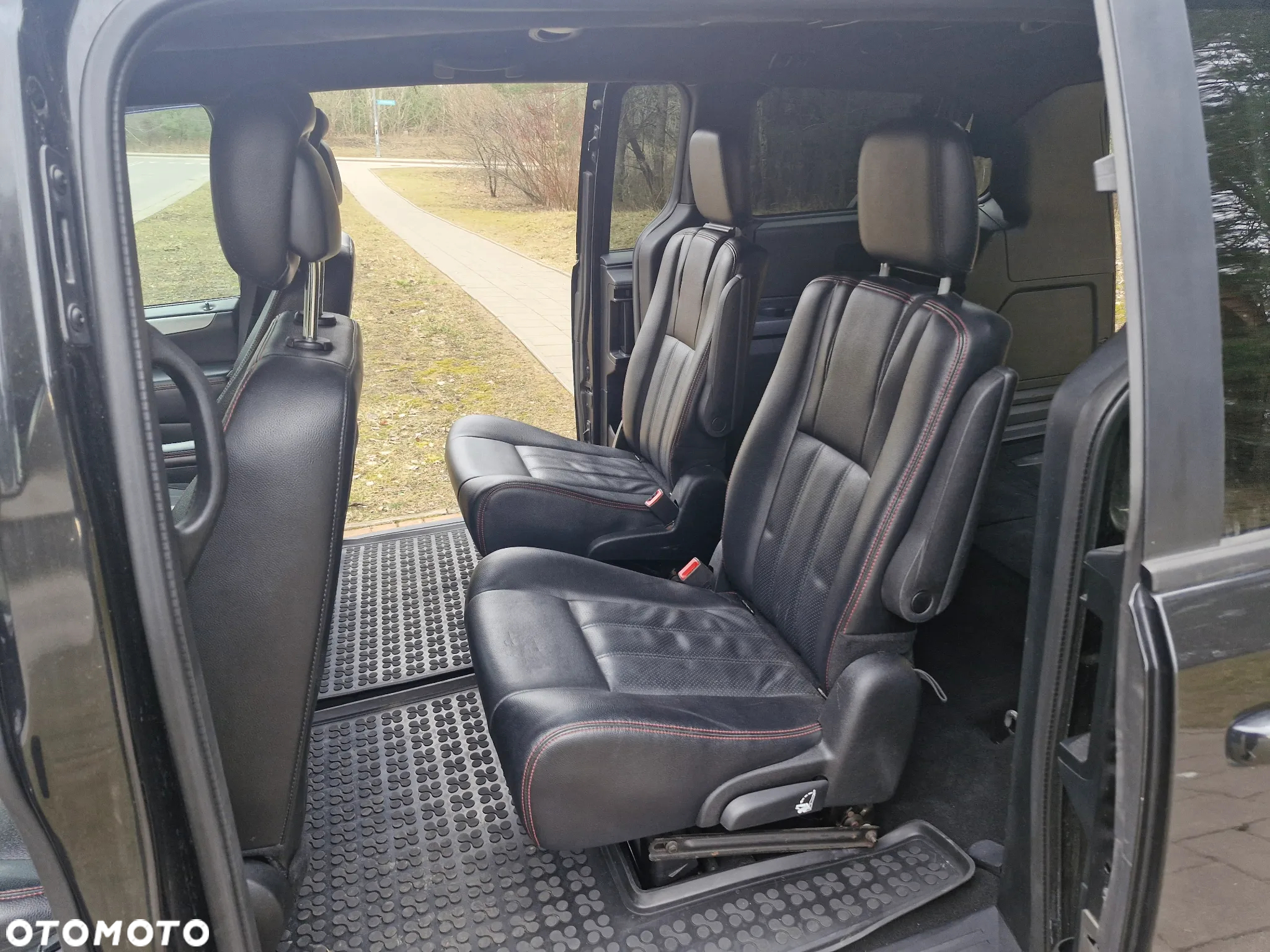 Dodge Grand Caravan 3.6 R/T - 12