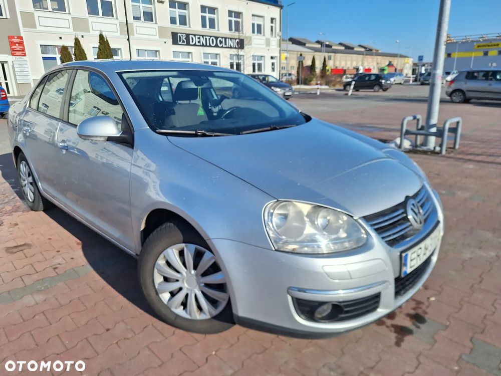 Volkswagen Jetta 1.9 TDI Trendline - 10