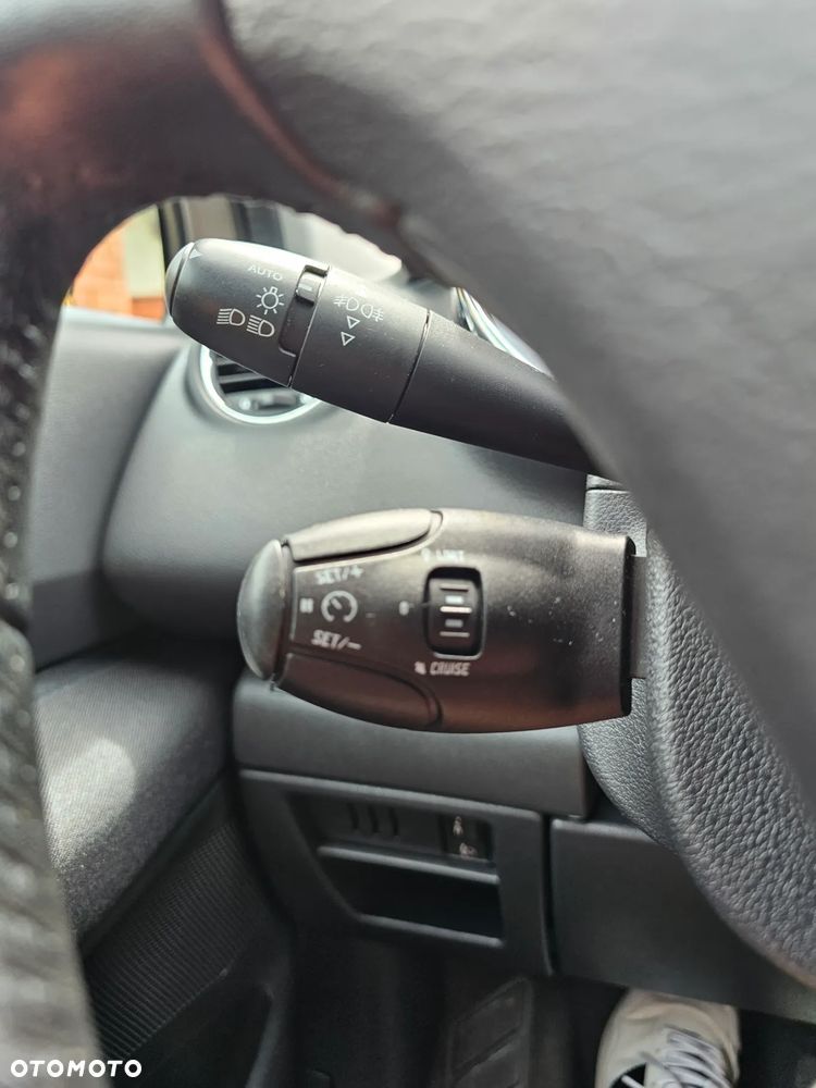 Peugeot 3008 1.6 BlueHDi Style S&S - 40