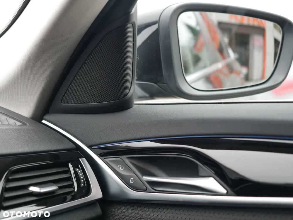 BMW Seria 5 530e sport - 22