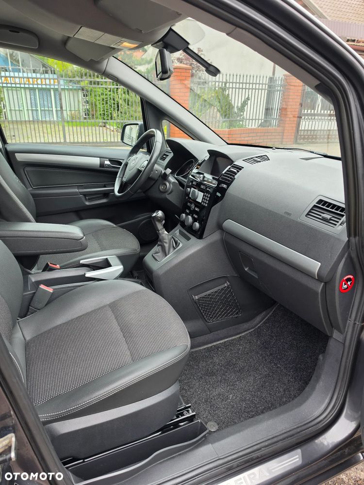Opel Zafira 1.7 CDTI Cosmo - 28