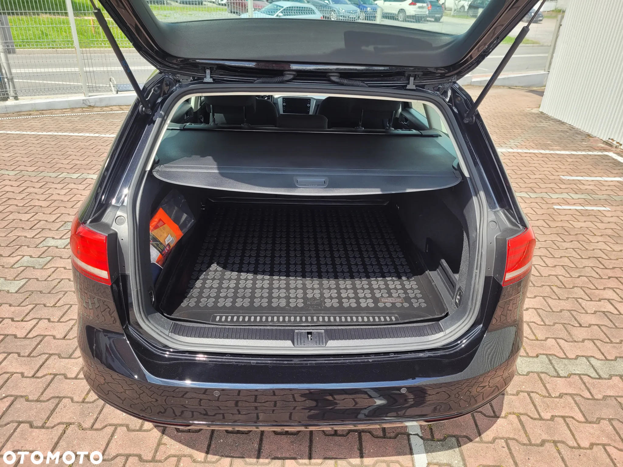 Volkswagen Passat 2.0 TDI BMT Trendline - 11