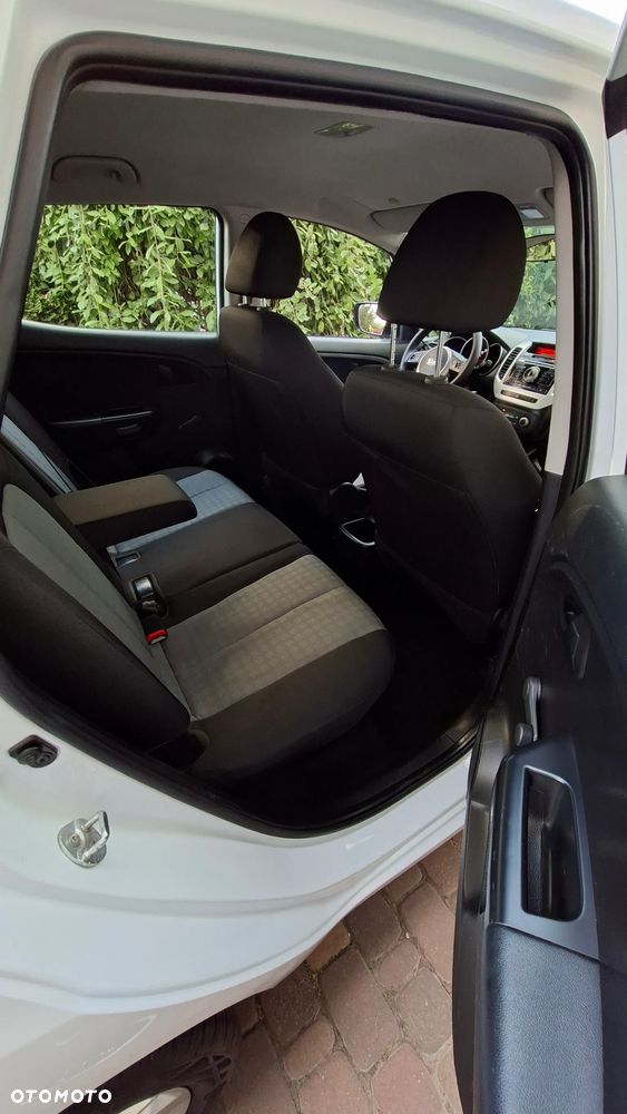 Kia Venga 1.4 CVVT Attract - 13