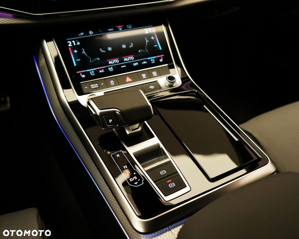 Audi Q8 - 30