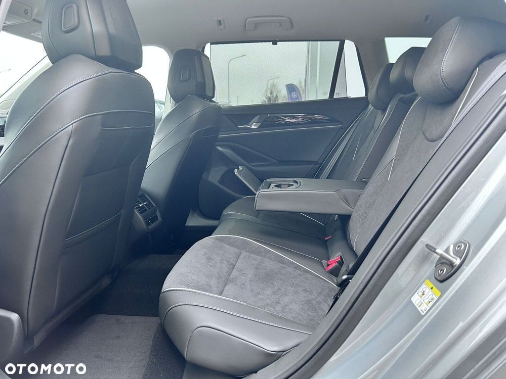 Volkswagen Passat - 9