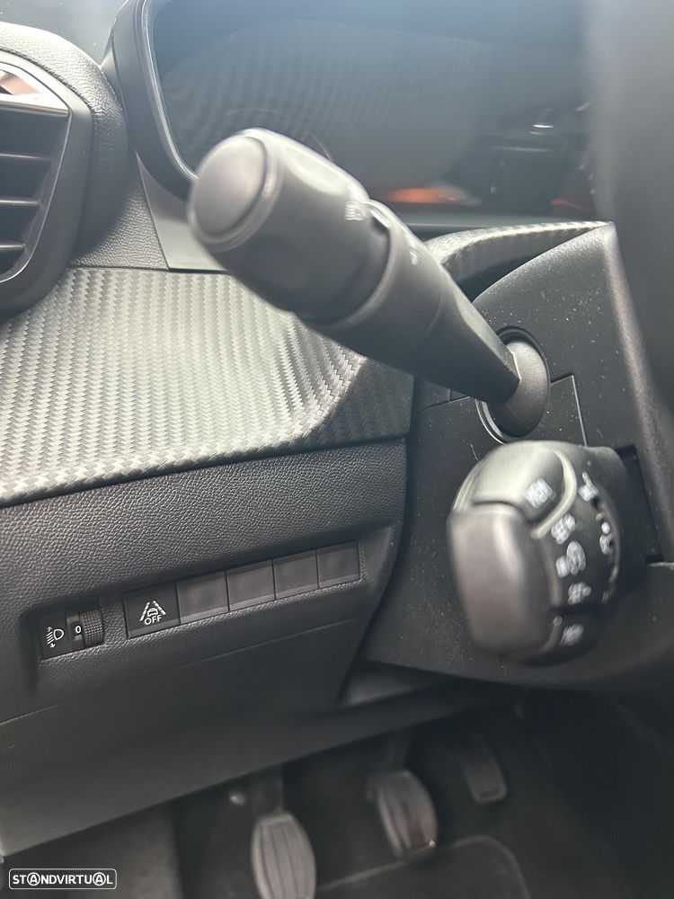 Peugeot 208 1.2 PureTech Active Pack - 11