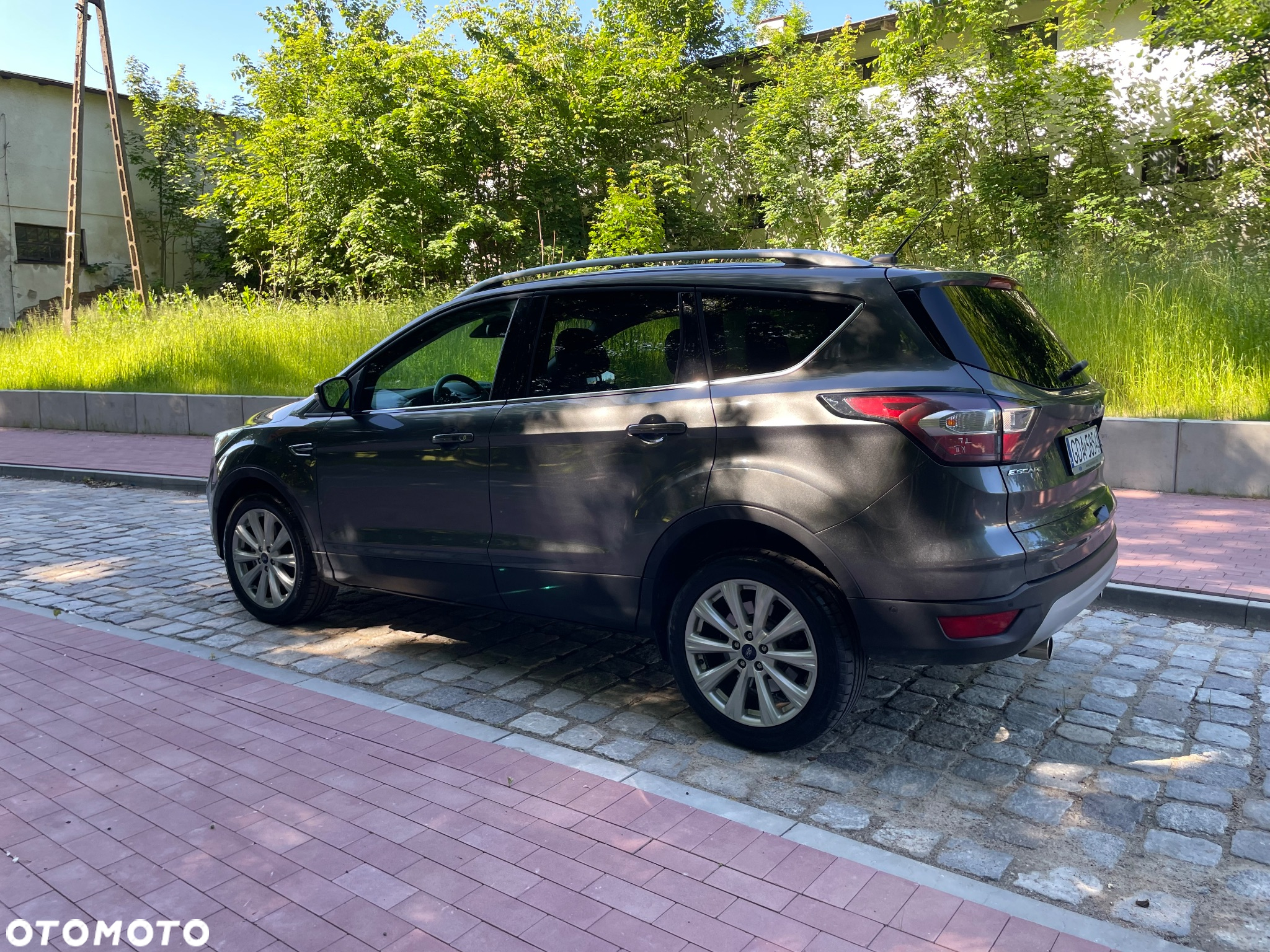 Ford Escape 2.0 EcoBoost AWD Titanium - 9