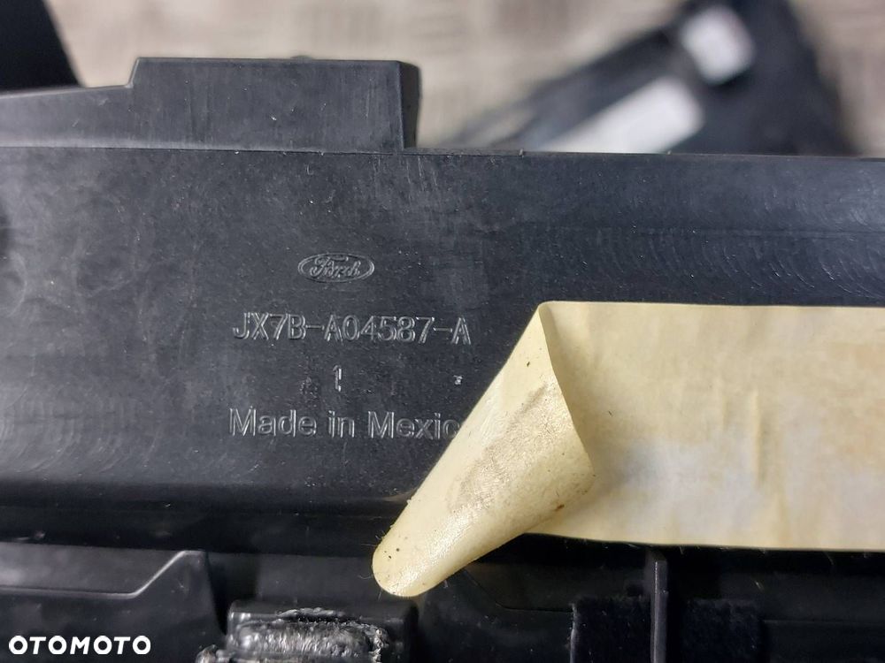 RAMKA LICZNIKA KRATKI NAWIEWU LISTWA OZDOBNA KONSOLI FORD FOCUS MK4 EU - 10