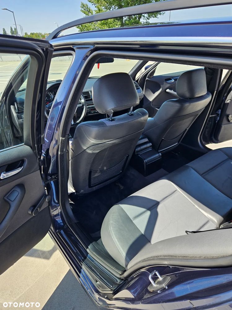 BMW Seria 3 320i - 27
