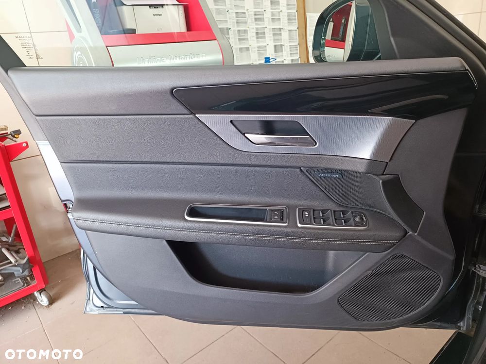 Jaguar XF 20d R-Sport Ingenium Edition - 33