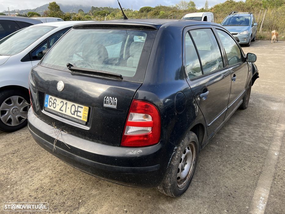Skoda Fabia Gasolina ano 2000 para pecas - 3